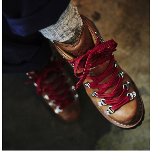 Danner Mountain Light Cascade Boots - Picture 9 of 14